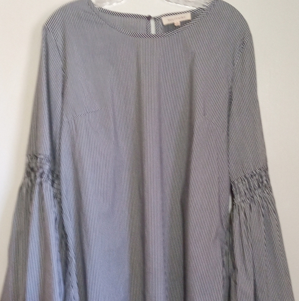 Solitaire gray and white striped long bell sleeve top - Picture 1 of 10